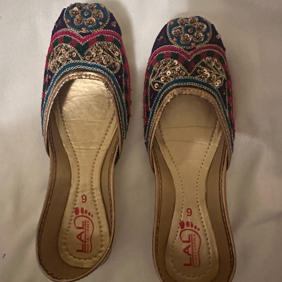 Girl’s Multicolored Embroidered Flats - Picture 1 of 5